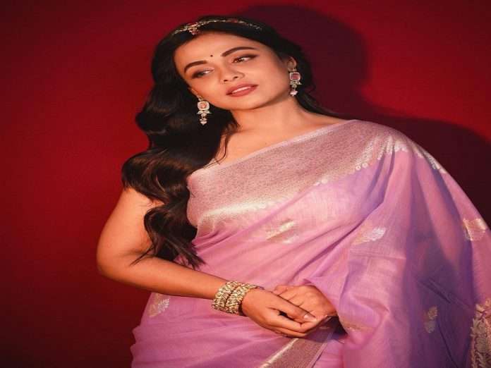 Prarthana Behere's Beautiful pictures in pink saree