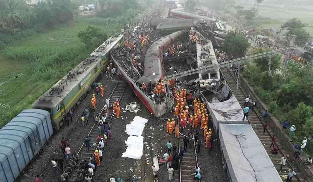 ओडिशामध्ये झालेल्या भीषण रेल्वे अपघातात २७८ प्रवाशांचा मृत्यू
