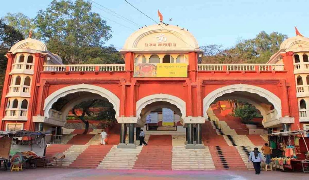 पुणे जिल्ह्यामधील ७१ मंदिरात तोकड्या कपड्यांवर बंदी, महाराष्ट्र मंदिर महासंघाचा निर्णय